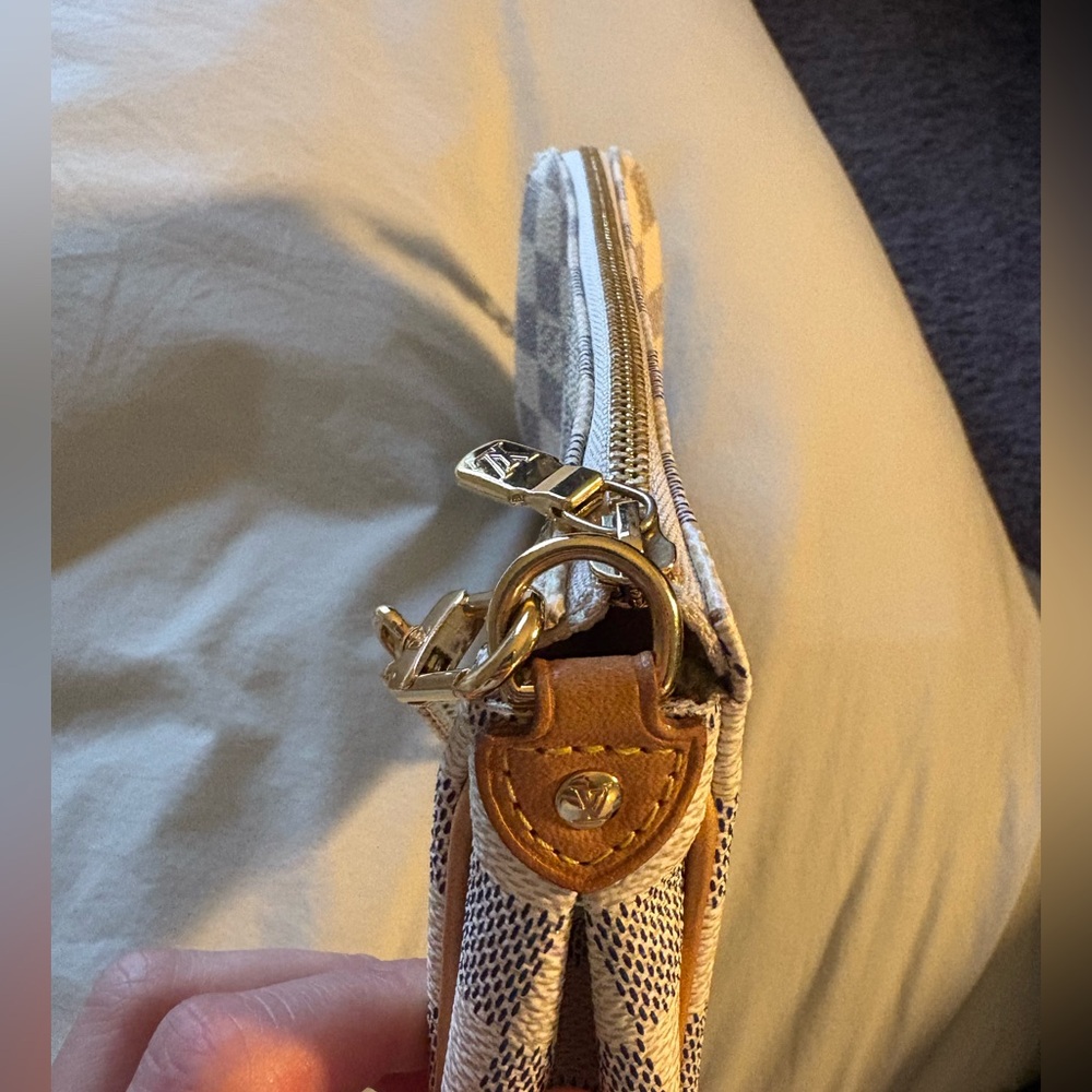 Louis Vuitton Damier Eva Clutch - Picture 5 of 6